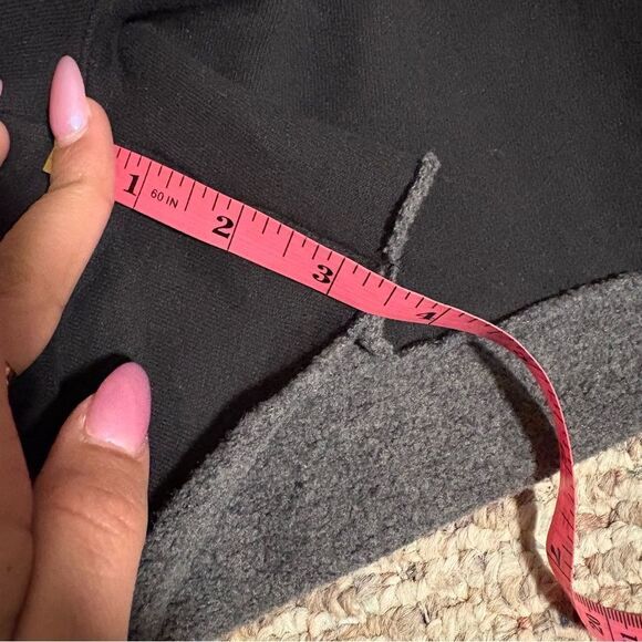 NWT Aritzia TNA Cozy Fleece Boyfriend Hi-Rise Mini Short Black- Size XL - Picture 8 of 9